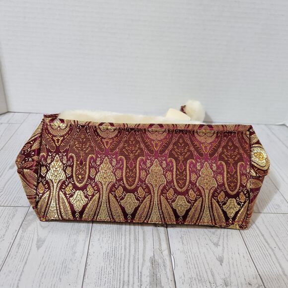 NWT Bath & Body Works Burgundy Damask Jacquard Shimmer Make up Bag Pom Pom OS - Picture 7 of 7